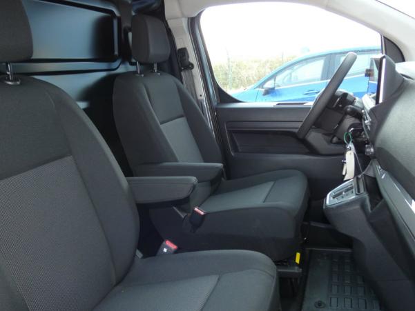 Vente en ligne Citroën Jumpy Fourgon XL BLUEHDI 180 S S EAT8 au prix de 33 140 €