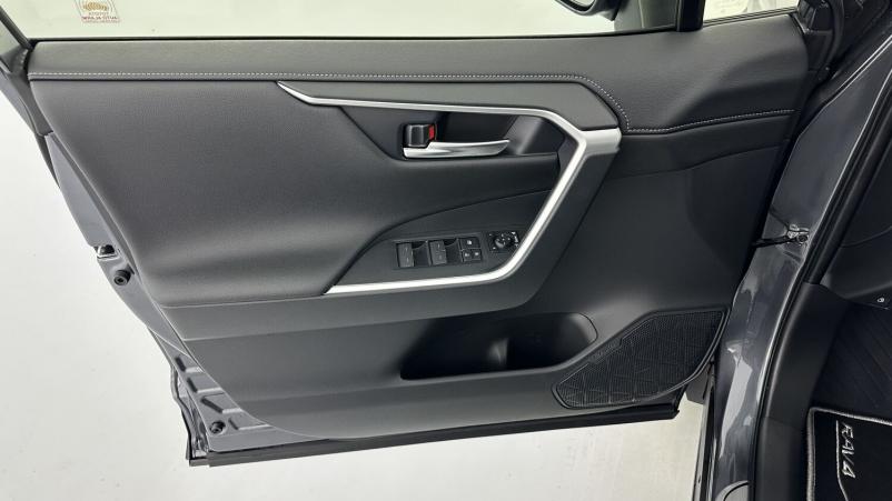 Vente en ligne Toyota RAV4 Rav4 V 2.5 Hybride 218ch 30 Years 2WD (Team Deutschland) au prix de 39 410 €