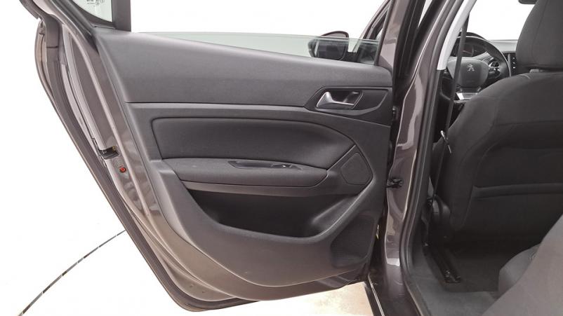 Vente en ligne Peugeot 308 5P 1.2 PureTech 110ch Manuelle/6 Active au prix de 11 980 €
