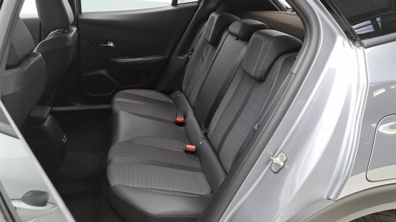 Vente en ligne Peugeot 2008  1.2 PureTech S&S 100ch Manuelle/6 Allure pack au prix de 17 560 €