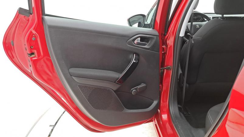 Vente en ligne Peugeot 208 5P 1.2 PureTech S&S 82ch Manuelle/5 Active au prix de 10 260 €