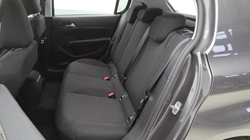 Vente en ligne Peugeot 308 5P 1.2 PureTech 110ch Manuelle/6 Active au prix de 11 980 €
