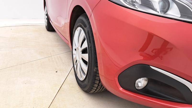 Vente en ligne Peugeot 208 5P 1.2 PureTech S&S 82ch Manuelle/5 Active au prix de 10 260 €