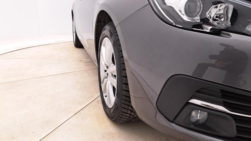 Vente en ligne Peugeot 308 5P 1.2 PureTech 110ch Manuelle/6 Active au prix de 11 980 €
