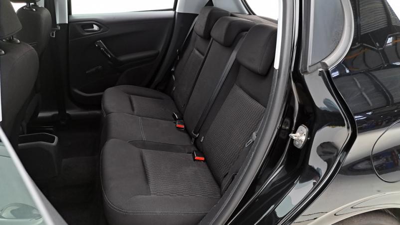 Vente en ligne Peugeot 208 5P 1.2 PureTech S&S 82ch Manuelle/5 Active au prix de 10 460 €