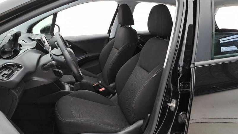 Vente en ligne Peugeot 208 5P 1.2 PureTech S&S 82ch Manuelle/5 Active au prix de 10 460 €