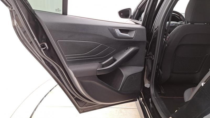 Vente en ligne Ford Focus 5P 1.0 EcoBoost mHEV 155ch Manuelle/6 St-line x au prix de 21 120 €