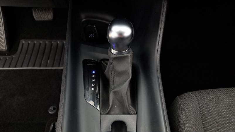 Vente en ligne Toyota C-HR  1.8 Hybrid 122ch Automatique/ Dynamic au prix de 23 650 €