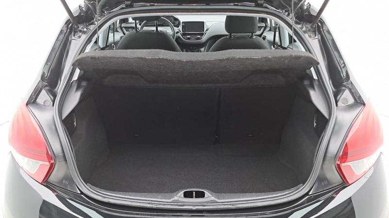 Vente en ligne Peugeot 208 5P 1.2 PureTech S&S 82ch Manuelle/5 Active au prix de 10 460 €