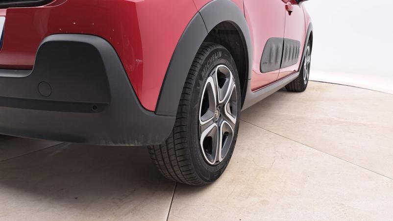 Vente en ligne Citroën C3  1.2 PureTech VTi S&S 110ch Automatique/6 Shine au prix de 16 040 €