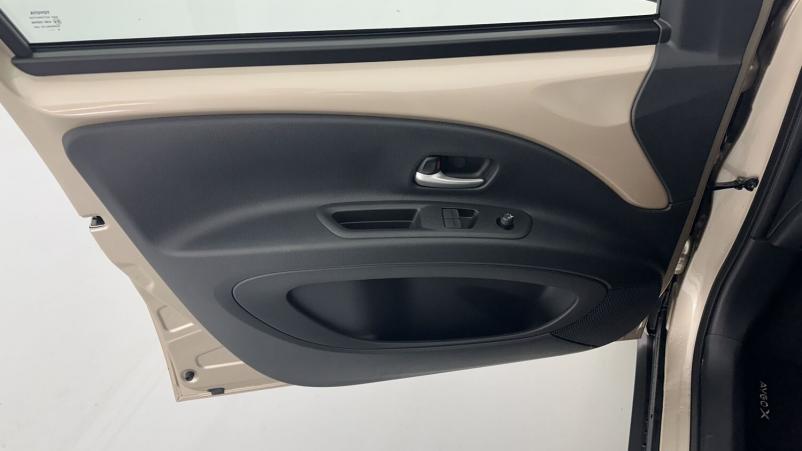 Vente en ligne Toyota Aygo Aygo x 1.0 VVT-i 72ch Design au prix de 17 400 €