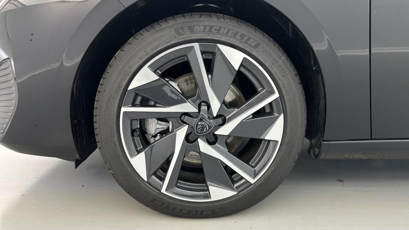 Vente en ligne Peugeot 308 308 III 1.5 BlueHDi 130ch Allure EAT8 au prix de 28 400 €