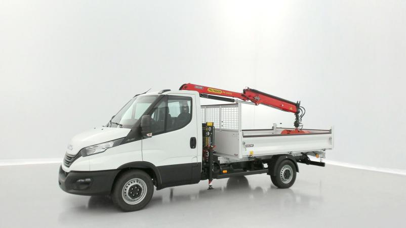 Vente en ligne Iveco Daily Daily 35S14H 3750 2.3 136ch Benne Alu JPM + Grue PK 3400 + Pince au prix de 82 860 €