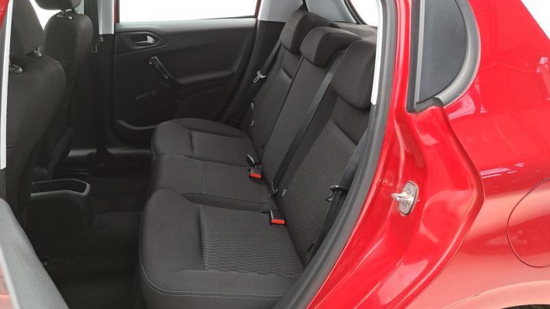 Vente en ligne Peugeot 208 5P 1.2 PureTech S&S 82ch Manuelle/5 Active au prix de 10 260 €