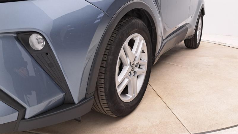 Vente en ligne Toyota C-HR  1.8 Hybrid 122ch Automatique/ Dynamic au prix de 23 650 €