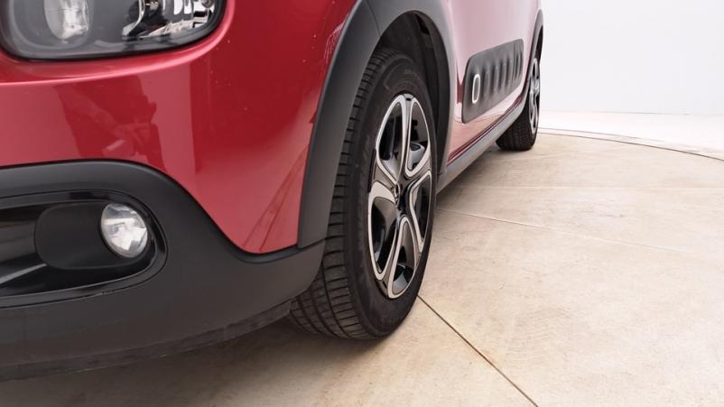 Vente en ligne Citroën C3  1.2 PureTech VTi S&S 110ch Automatique/6 Shine au prix de 16 040 €
