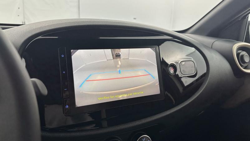 Vente en ligne Toyota Aygo Aygo x 1.0 VVT-i 72ch Design au prix de 17 400 €