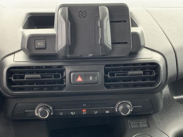 Vente en ligne Citroën Berlingo Fourgon M 1000KG BLUEHDI 100 S S BVM6 au prix de 20 780 €