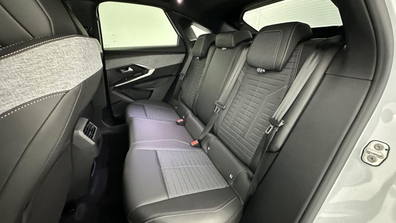 Vente en ligne Peugeot 3008 3008 Hybrid 136ch Allure e-DCS6 au prix de 33 710 €