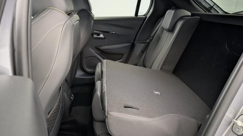 Vente en ligne Peugeot 208 50 KWH 136CH GT au prix de 25 210 €