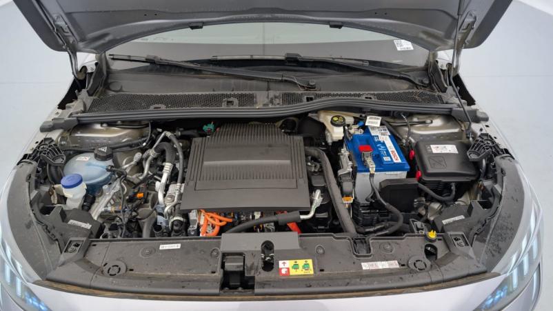 Vente en ligne Peugeot 208 50 KWH 136CH GT au prix de 25 210 €