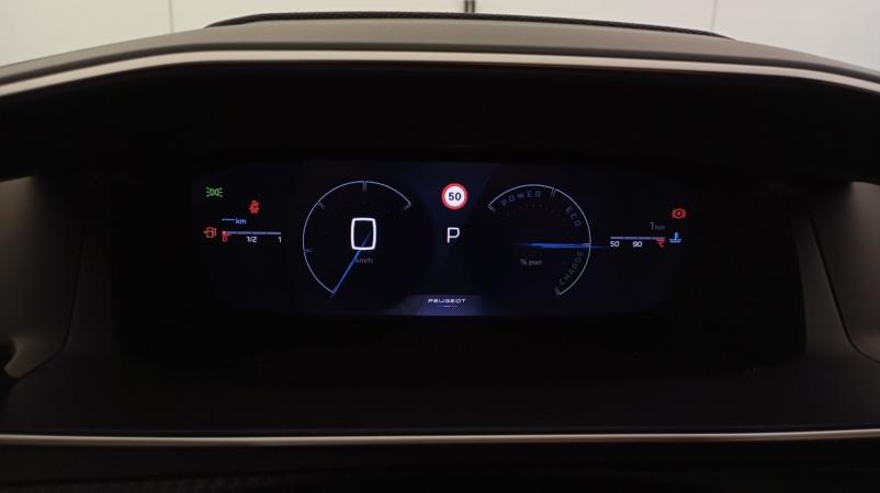 Vente en ligne Peugeot 2008 Hybrid 136 e-DCS6 GT au prix de 29 330 €