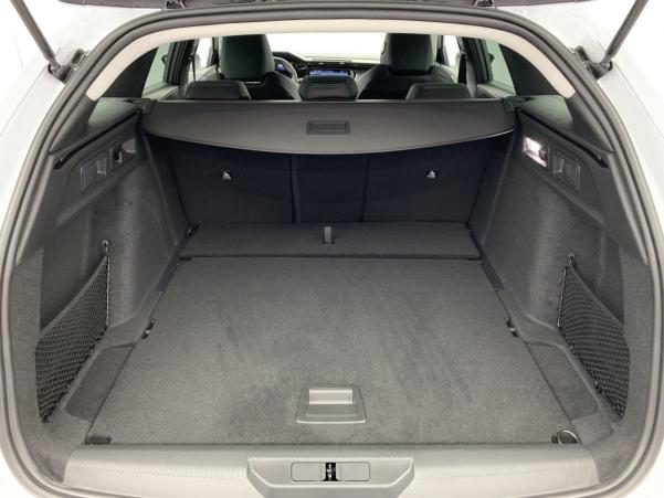 Vente en ligne Peugeot 308 SW BlueHDi 130ch S S EAT8 Allure au prix de 28 920 €