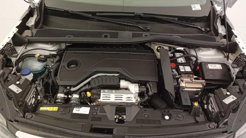 Vente en ligne Peugeot 2008 Hybrid 136 e-DCS6 GT au prix de 29 330 €