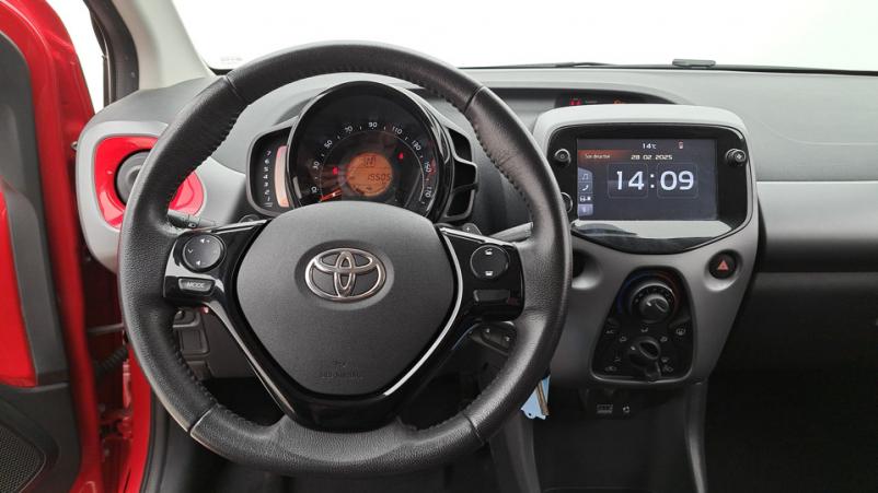 Vente en ligne Toyota Aygo 5P 1.0 VVTi 72ch Automatique/5 X-play au prix de 14 010 €