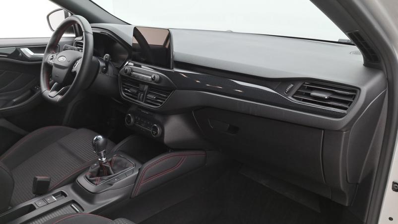 Vente en ligne Ford Focus 5P 1.0 EcoBoost mHEV 155ch Manuelle/6 St-line x au prix de 20 910 €