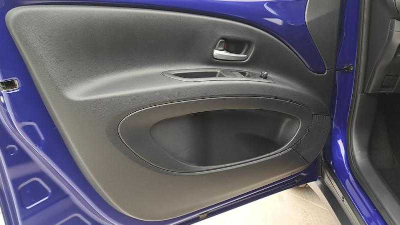 Vente en ligne Toyota Aygo  1.0 VVTi 72ch Automatique/1 Design au prix de 19 390 €