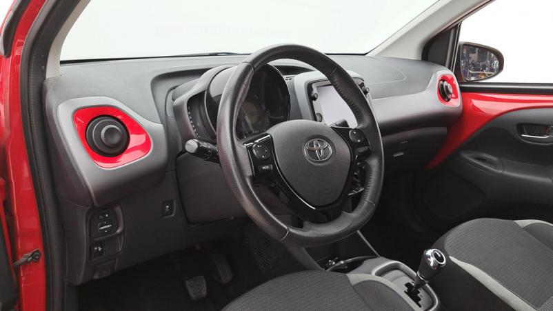 Vente en ligne Toyota Aygo 5P 1.0 VVTi 72ch Automatique/5 X-play au prix de 14 010 €