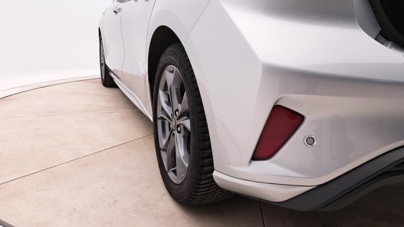 Vente en ligne Ford Focus 5P 1.0 EcoBoost mHEV 155ch Manuelle/6 St-line x au prix de 20 910 €