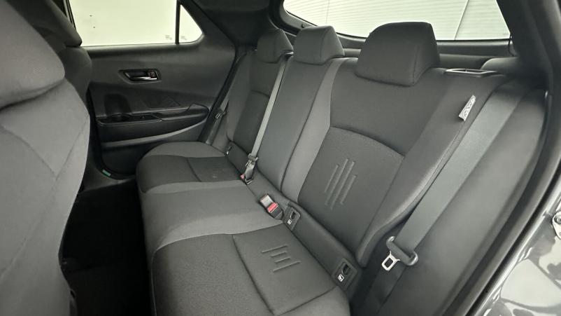 Vente en ligne Toyota C-HR C-hr II 1.8 Hybrid 140ch Design au prix de 31 400 €