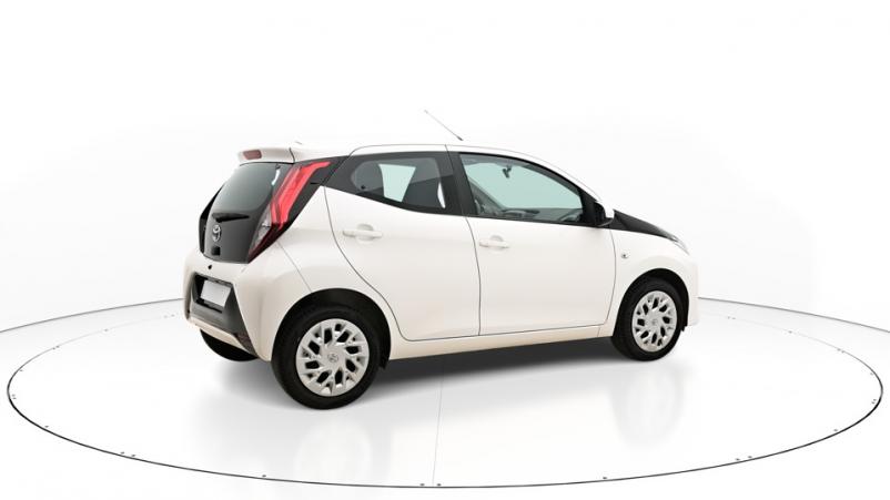 Vente en ligne Toyota Aygo 5P 1.0 VVTi 72ch Automatique/5 X-play au prix de 12 790 €