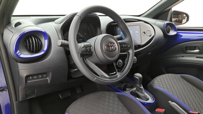 Vente en ligne Toyota Aygo  1.0 VVTi 72ch Automatique/1 Design au prix de 19 390 €