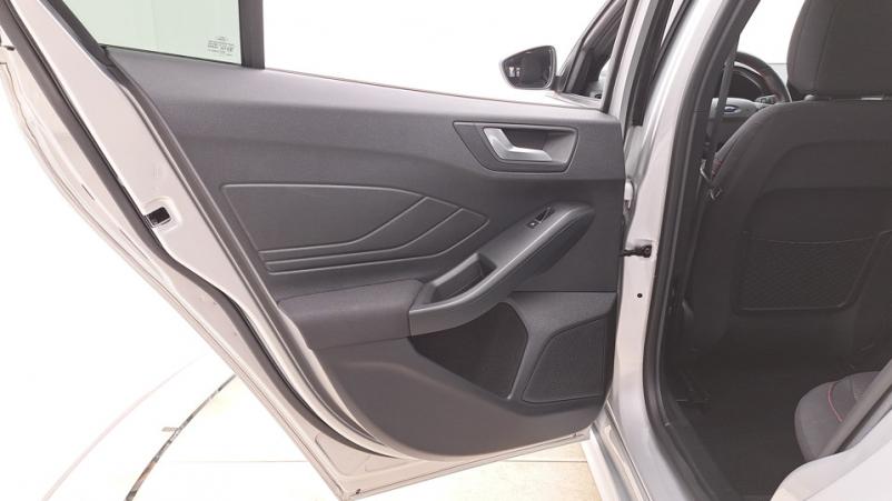 Vente en ligne Ford Focus 5P 1.0 EcoBoost mHEV 155ch Manuelle/6 St-line x au prix de 20 910 €