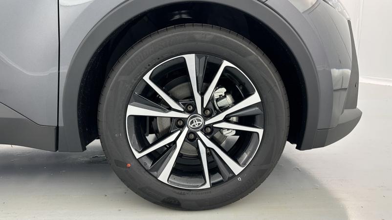 Vente en ligne Toyota C-HR C-hr II 1.8 Hybrid 140ch Design au prix de 31 400 €
