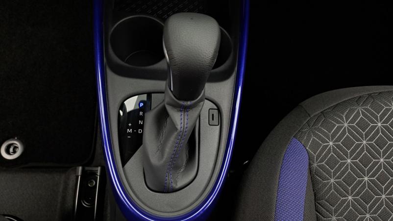Vente en ligne Toyota Aygo  1.0 VVTi 72ch Automatique/1 Design au prix de 19 390 €