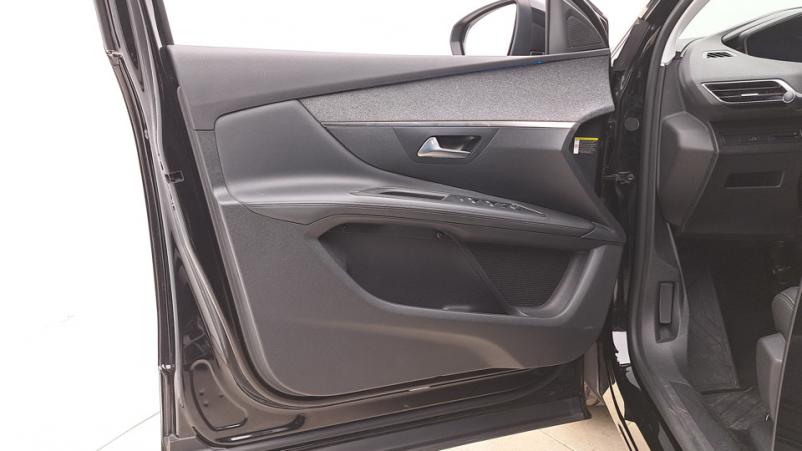 Vente en ligne Peugeot 3008  1.2 PureTech S&S 130ch Automatique/8 Allure au prix de 21 620 €