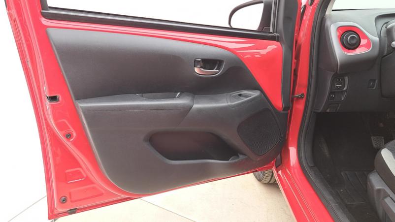 Vente en ligne Toyota Aygo 5P 1.0 VVTi 72ch Automatique/5 X-play au prix de 14 010 €