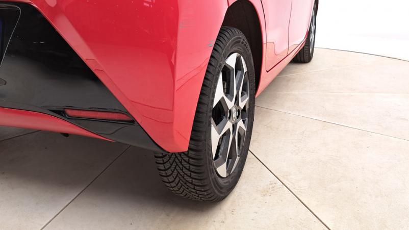 Vente en ligne Toyota Aygo 5P 1.0 VVTi 72ch Automatique/5 X-play au prix de 14 010 €