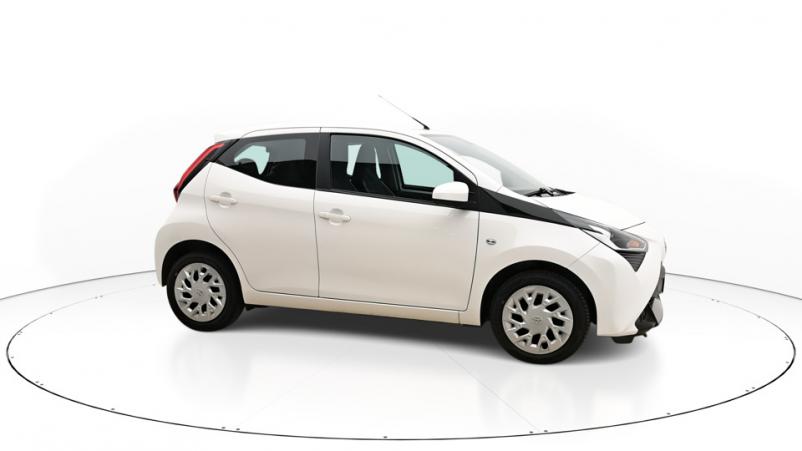Vente en ligne Toyota Aygo 5P 1.0 VVTi 72ch Automatique/5 X-play au prix de 12 790 €
