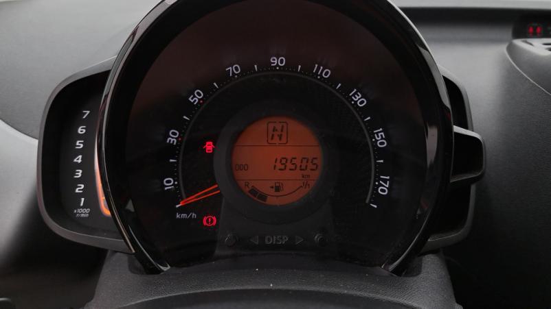 Vente en ligne Toyota Aygo 5P 1.0 VVTi 72ch Automatique/5 X-play au prix de 14 010 €
