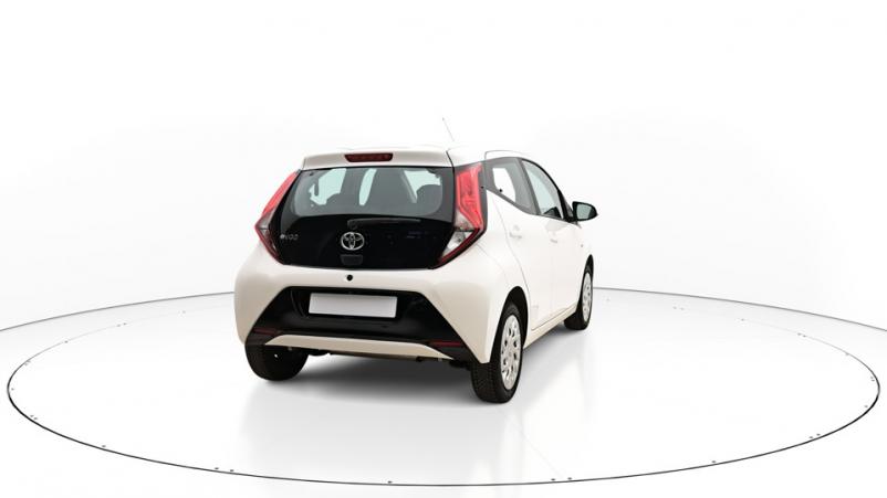 Vente en ligne Toyota Aygo 5P 1.0 VVTi 72ch Automatique/5 X-play au prix de 12 790 €