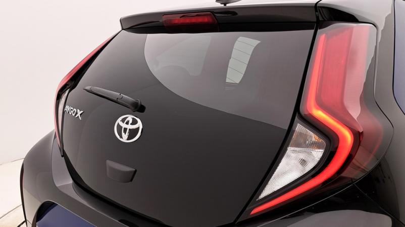 Vente en ligne Toyota Aygo  1.0 VVTi 72ch Automatique/1 Design au prix de 19 390 €