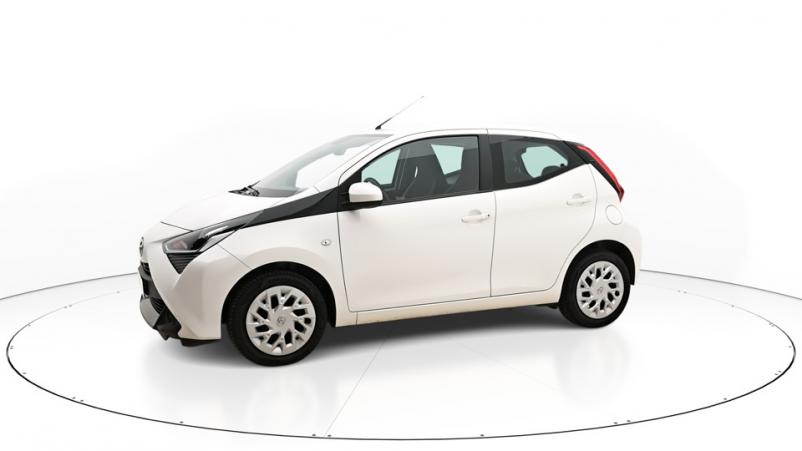 Vente en ligne Toyota Aygo 5P 1.0 VVTi 72ch Automatique/5 X-play au prix de 12 790 €