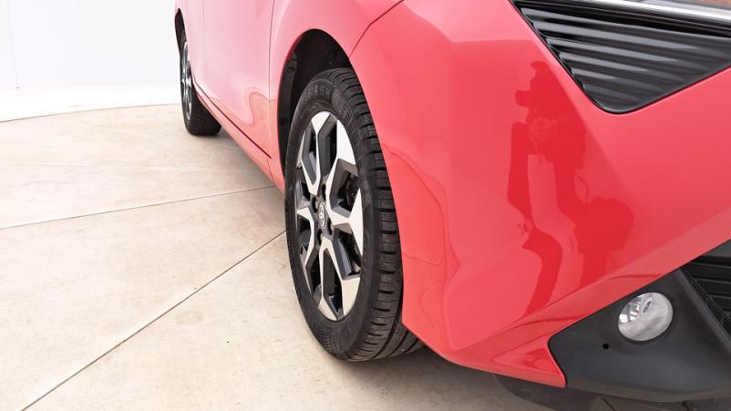 Vente en ligne Toyota Aygo 5P 1.0 VVTi 72ch Automatique/5 X-play au prix de 14 010 €