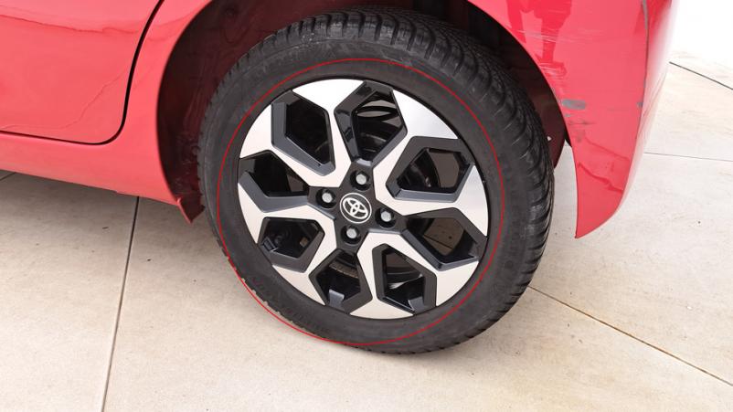 Vente en ligne Toyota Aygo 5P 1.0 VVTi 72ch Automatique/5 X-play au prix de 14 010 €