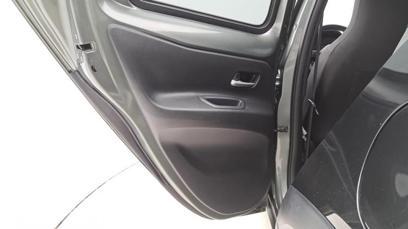 Vente en ligne Toyota Aygo  1.0 VVTi 72ch Automatique/1 Design au prix de 18 070 €